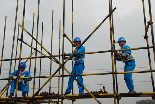 南宫28官方一小区加梯工程停工激发住民操心街道实时谐和治理施工方应承：月底前竣事主体机闭安设